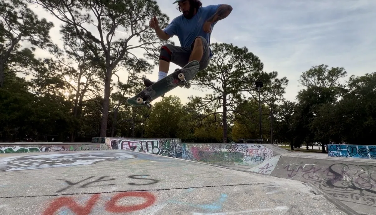 Luis skateboarding